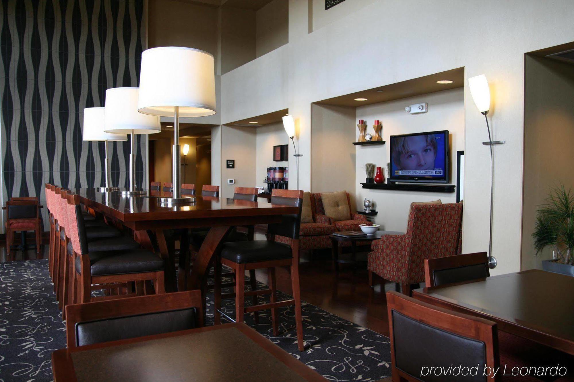 Hampton Inn & Suites Wichita-Northeast Restaurant foto